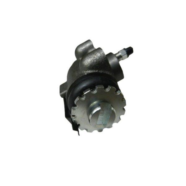 Mitsubishi Triton Canter 2.6 3.0 4G54 rear wheel cylinder right side - Image 4